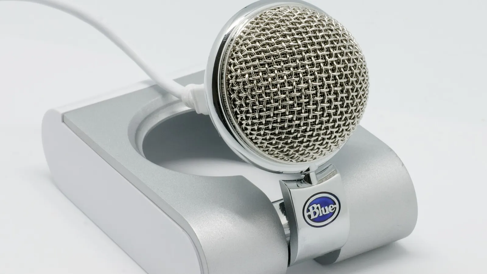 Desktop microphone on a stand